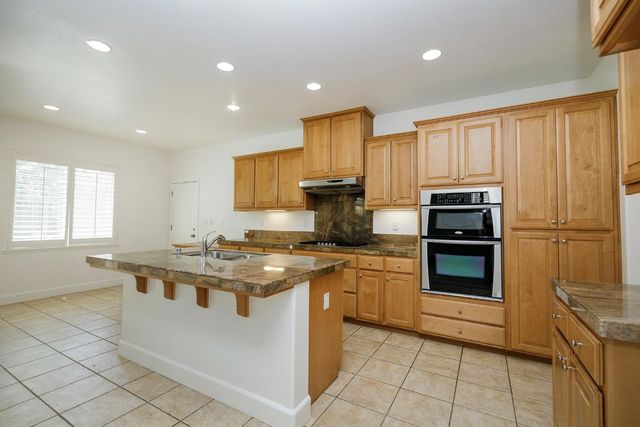 2049 Baluchi Way, Oakdale, CA 95361