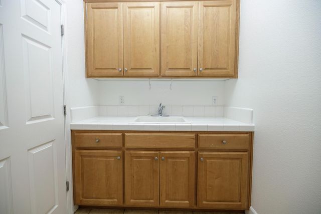 2049 Baluchi Way, Oakdale, CA 95361