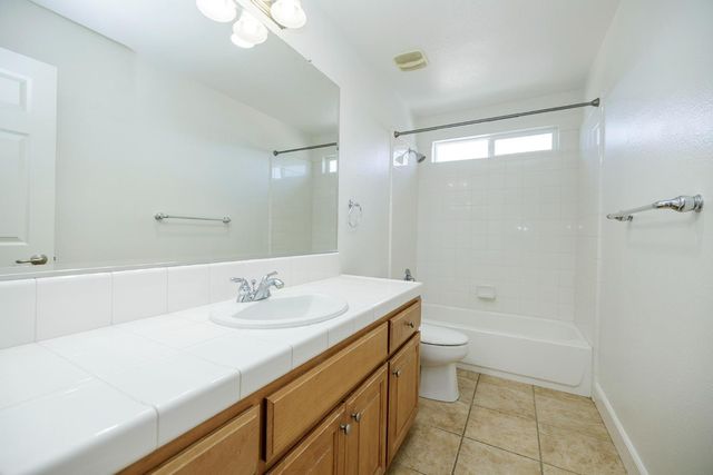 2049 Baluchi Way, Oakdale, CA 95361
