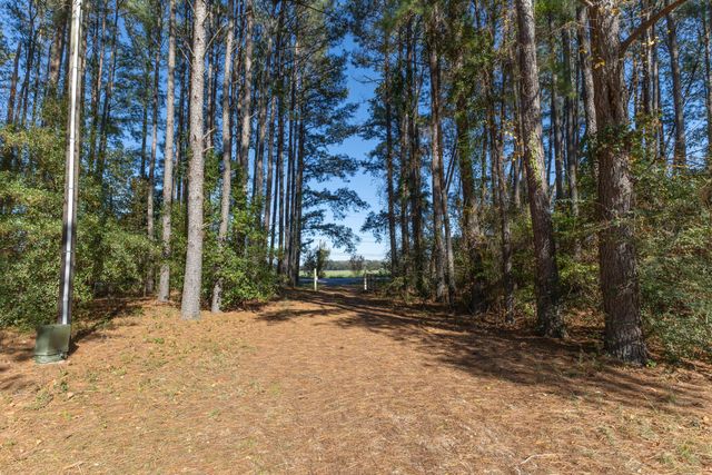 7050 Old State Road, Holly Hill, SC 29059