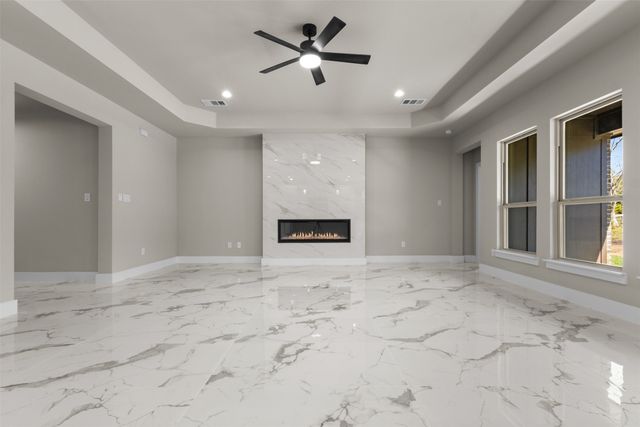 1594 E Springcrest Circle, Lancaster, TX 75134