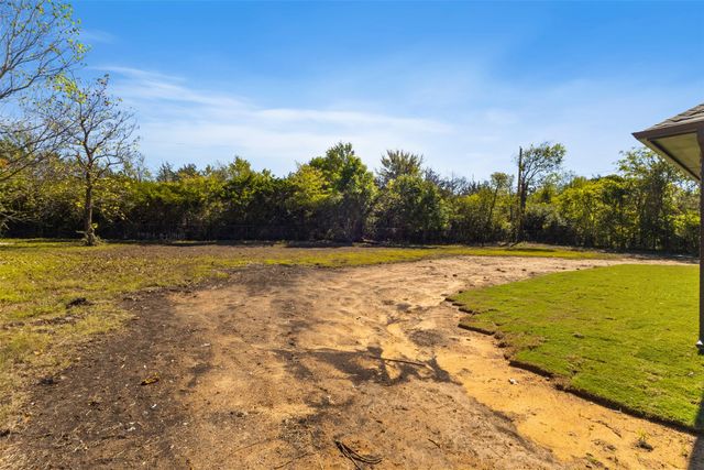 1594 E Springcrest Circle, Lancaster, TX 75134