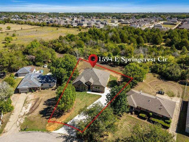 1594 E Springcrest Circle, Lancaster, TX 75134