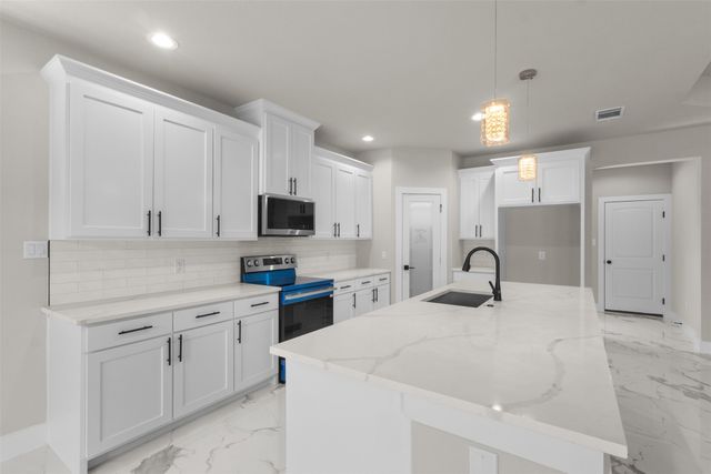 1594 E Springcrest Circle, Lancaster, TX 75134