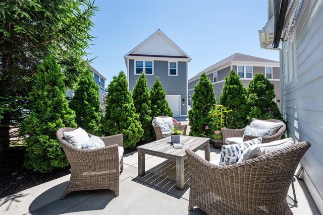 948 Whitwam Drive, Saint Joseph, MI 49085