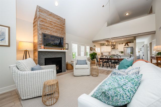 948 Whitwam Drive, Saint Joseph, MI 49085