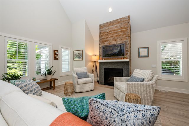 948 Whitwam Drive, Saint Joseph, MI 49085