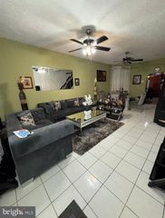 813 E RUSSELL STREET, Philadelphia, PA 19134