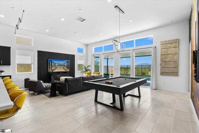 211 Mustang Lane, Palm Springs, CA 92262