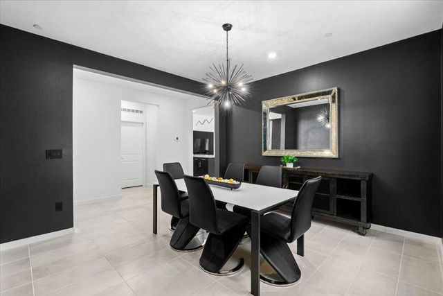 211 Mustang Lane, Palm Springs, CA 92262