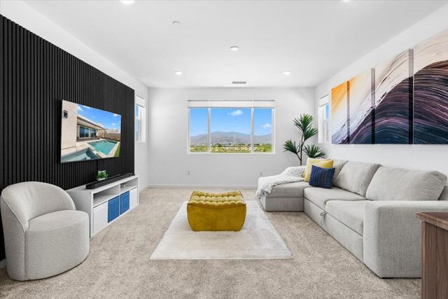211 Mustang Lane, Palm Springs, CA 92262