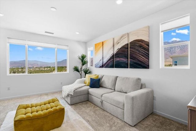 211 Mustang Lane, Palm Springs, CA 92262