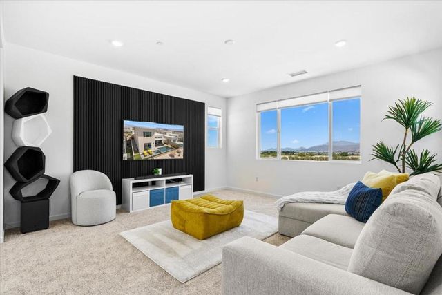 211 Mustang Lane, Palm Springs, CA 92262