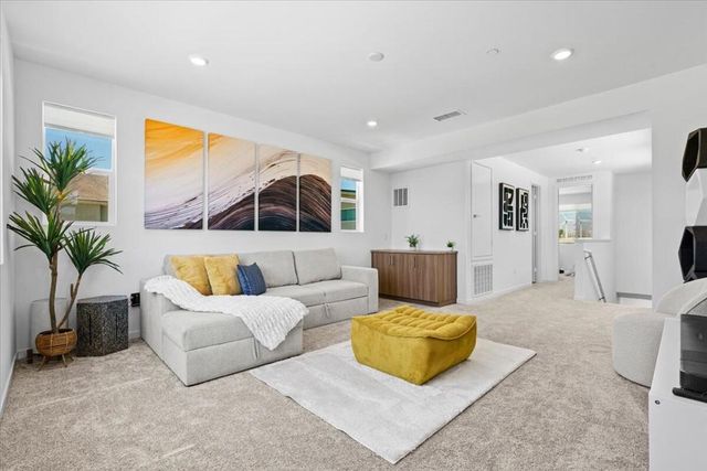 211 Mustang Lane, Palm Springs, CA 92262