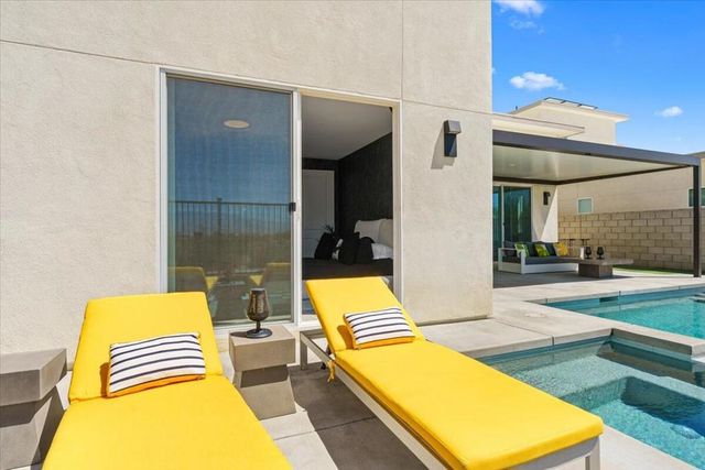211 Mustang Lane, Palm Springs, CA 92262