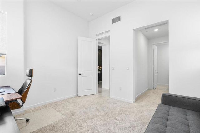 211 Mustang Lane, Palm Springs, CA 92262