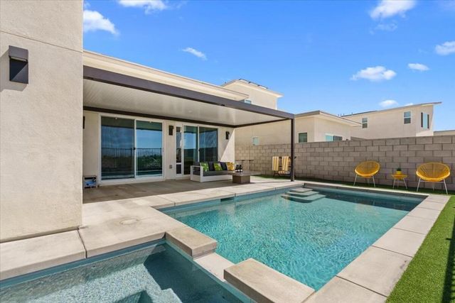 211 Mustang Lane, Palm Springs, CA 92262
