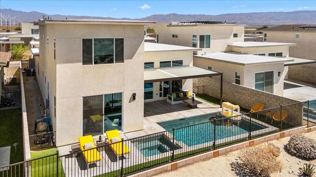 211 Mustang Lane, Palm Springs, CA 92262