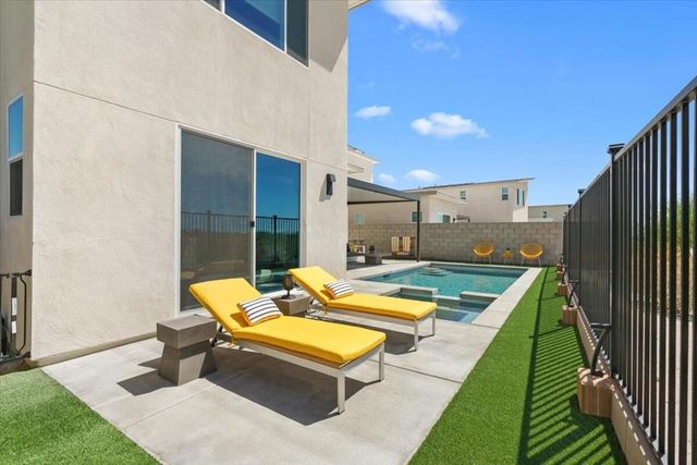 211 Mustang Lane, Palm Springs, CA 92262