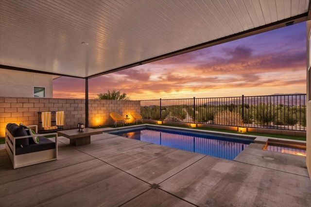 211 Mustang Lane, Palm Springs, CA 92262