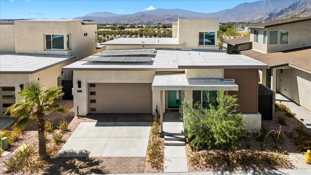 211 Mustang Lane, Palm Springs, CA 92262