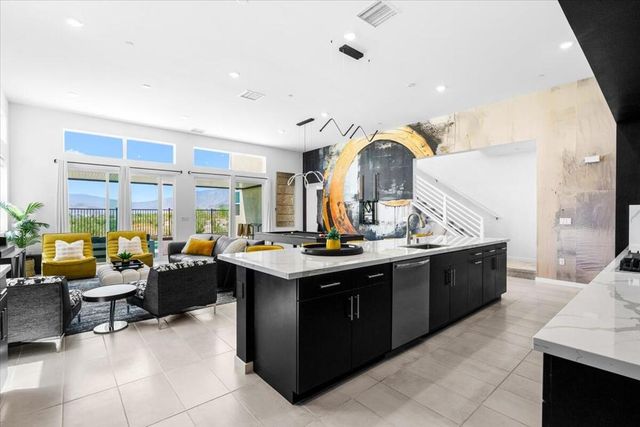 211 Mustang Lane, Palm Springs, CA 92262