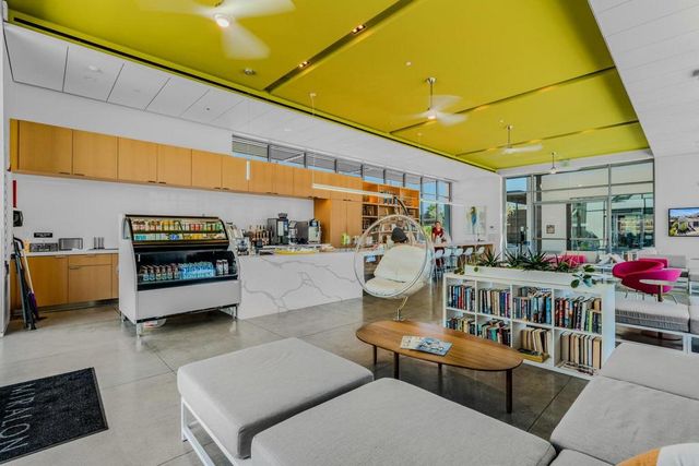 211 Mustang Lane, Palm Springs, CA 92262