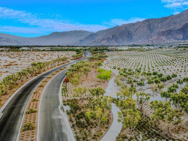 211 Mustang Lane, Palm Springs, CA 92262