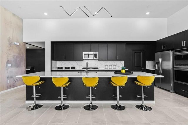 211 Mustang Lane, Palm Springs, CA 92262