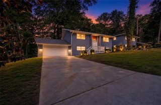 495 Larchmont Circle NW, Atlanta, GA 30318