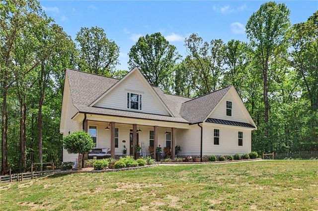 11 Bradley Road, Talking Rock, GA 30175