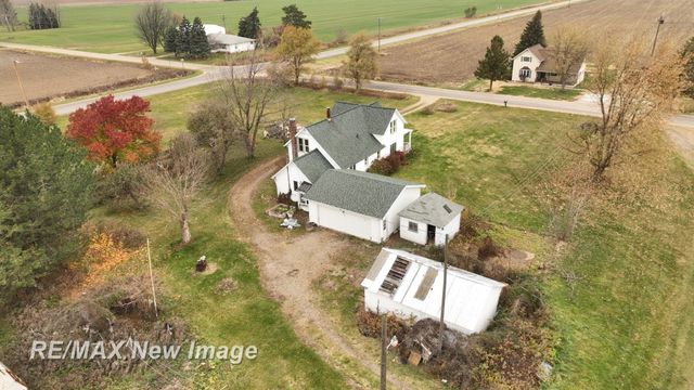 7991 W Dixon Road, Reese, MI 48757