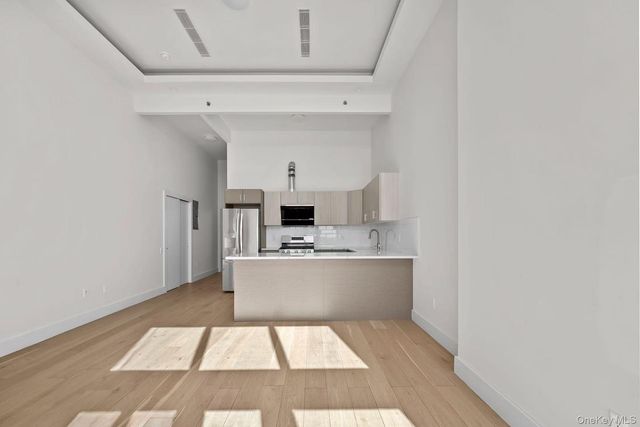 13119 Fowler Avenue 8B, Flushing, NY 11355