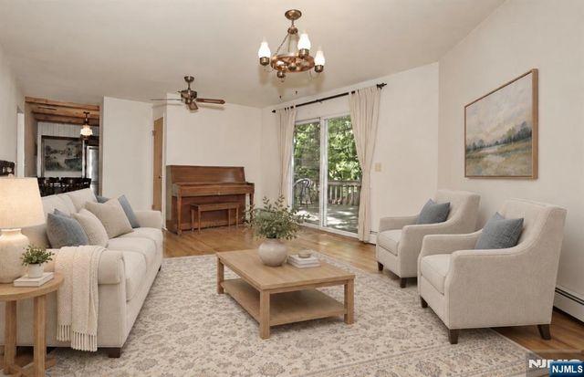 33 Hillside Avenue, Riverdale Borough, NJ 07457