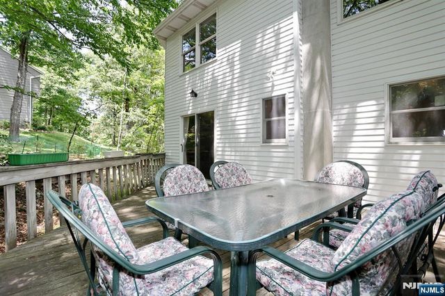 33 Hillside Avenue, Riverdale Borough, NJ 07457