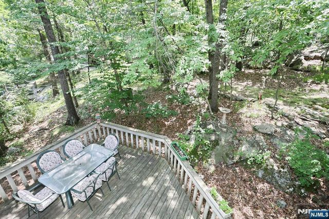 33 Hillside Avenue, Riverdale Borough, NJ 07457