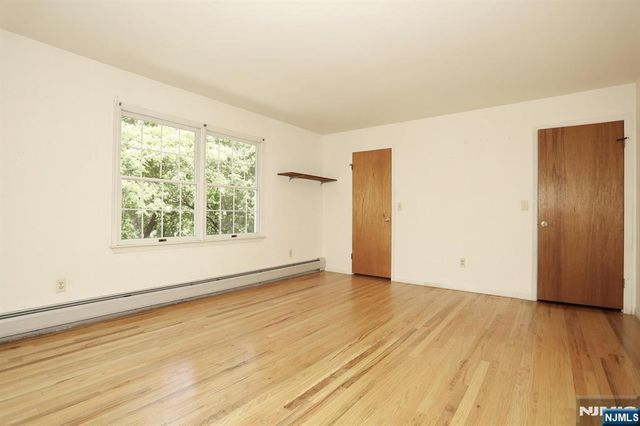 33 Hillside Avenue, Riverdale Borough, NJ 07457