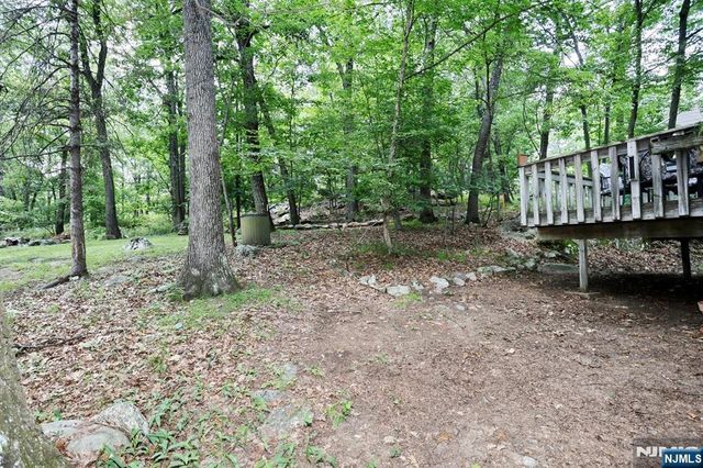 33 Hillside Avenue, Riverdale Borough, NJ 07457