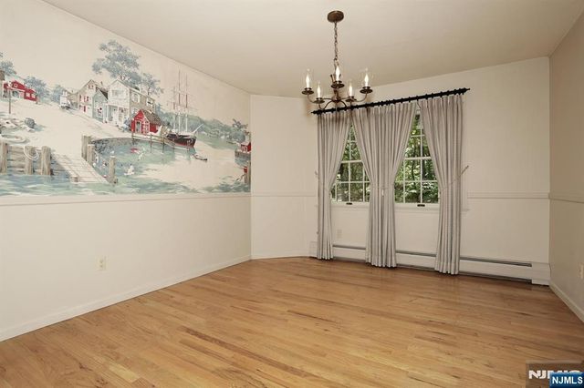 33 Hillside Avenue, Riverdale Borough, NJ 07457