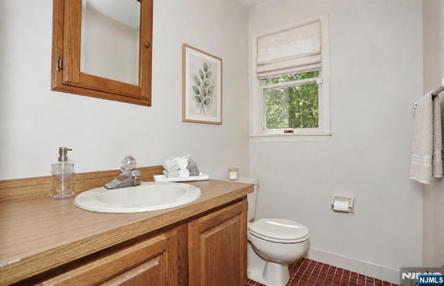 33 Hillside Avenue, Riverdale Borough, NJ 07457