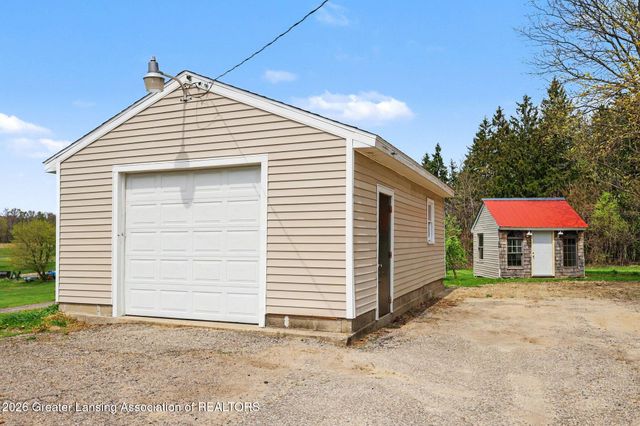 9469 Rossman Highway, Eaton Rapids, MI 48827