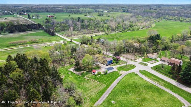 9469 Rossman Highway, Eaton Rapids, MI 48827