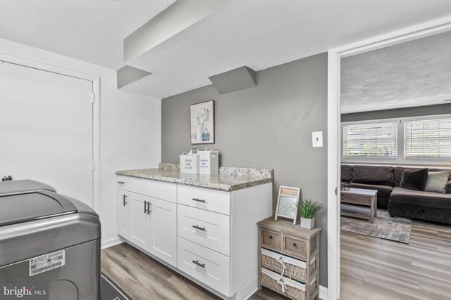 1049 STANDISH DR, Blackwood, NJ 08012