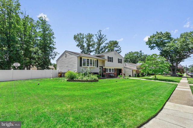 1049 STANDISH DR, Blackwood, NJ 08012