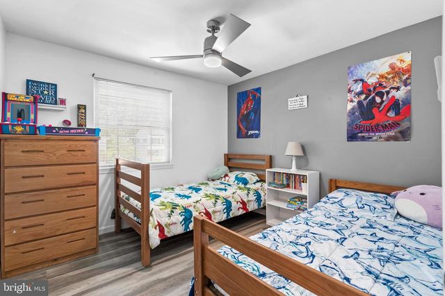1049 STANDISH DR, Blackwood, NJ 08012