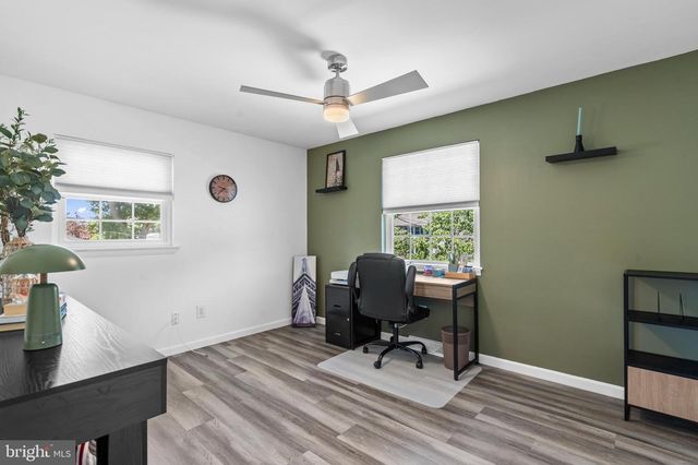 1049 STANDISH DR, Blackwood, NJ 08012