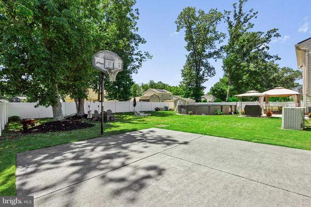 1049 STANDISH DR, Blackwood, NJ 08012