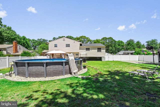 1049 STANDISH DR, Blackwood, NJ 08012