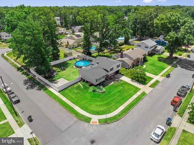 1049 STANDISH DR, Blackwood, NJ 08012