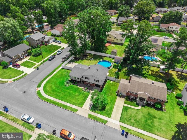1049 STANDISH DR, Blackwood, NJ 08012
